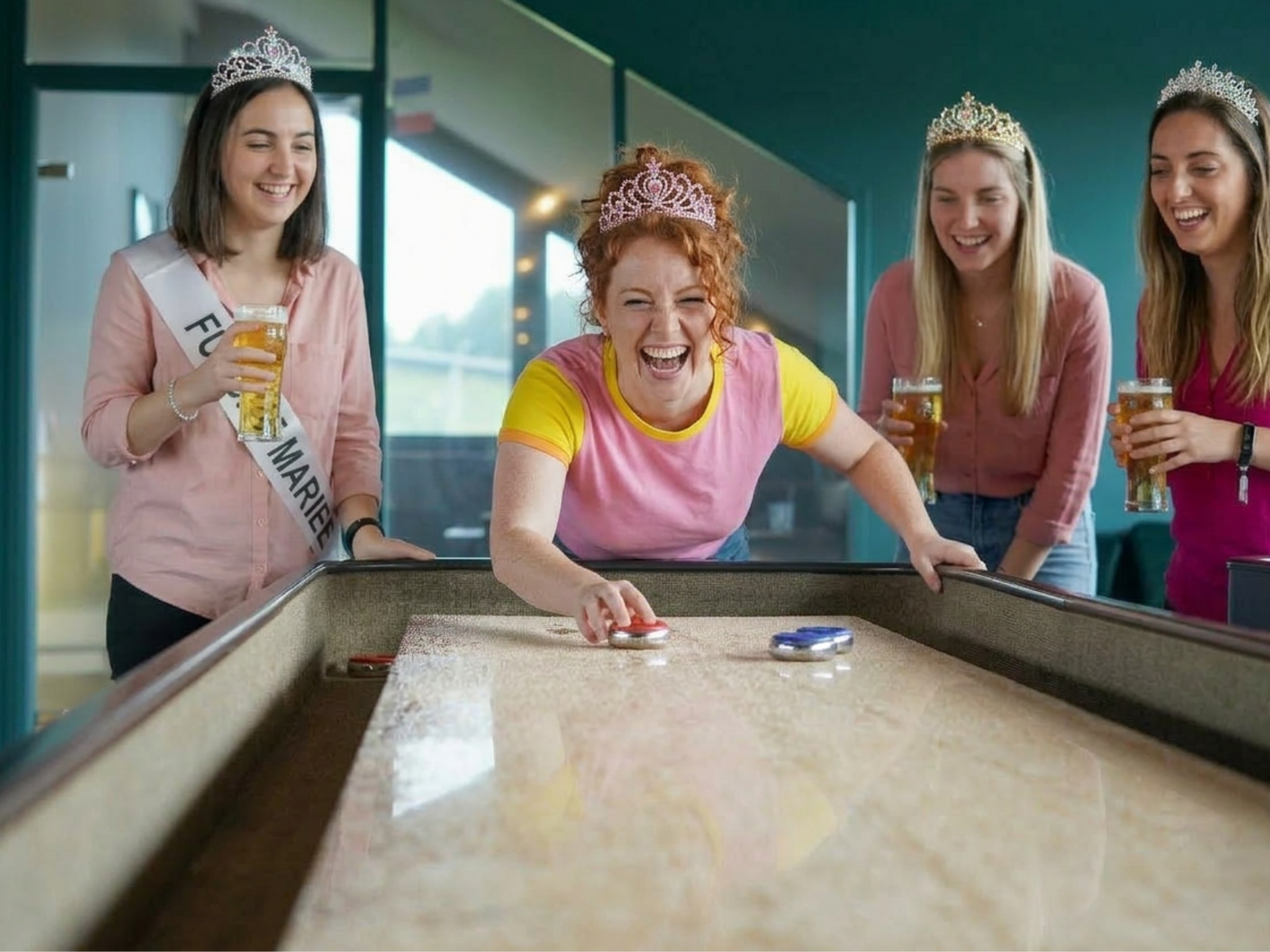 EVJF Deauville — shuffleboard et cocktails
